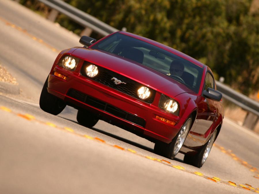  Ford Mustang GT 2005 года  (фото 191 из 209)